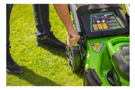 Greenworks SAVAEIGĖ VEJAPJOVĖ 60V 46cm gd60lm46spk4 (su 4Ah akumuliatoriumi ir krovikliu) - Image 4