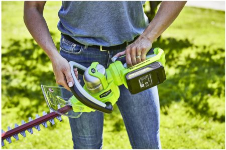 Greenworks G24HT57K2 24V akumuliatorinės, lengvos gyvatvorių genėjimo žirklės su 2Ah akumuliatoriumi ir universaliu krovikliu - Image 12